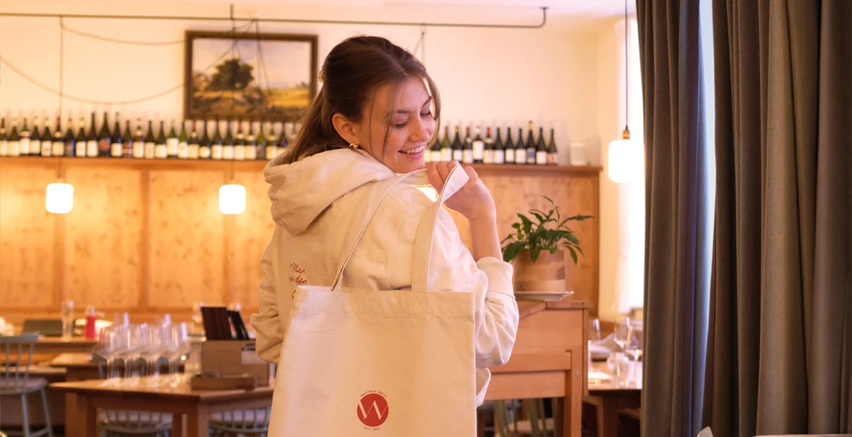 Waltz Merch - Shirts, Hoodies und Taschen