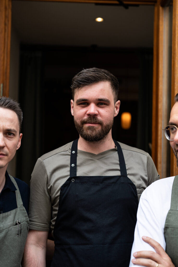 Markus und Stefan mit Küchenchef Kevin